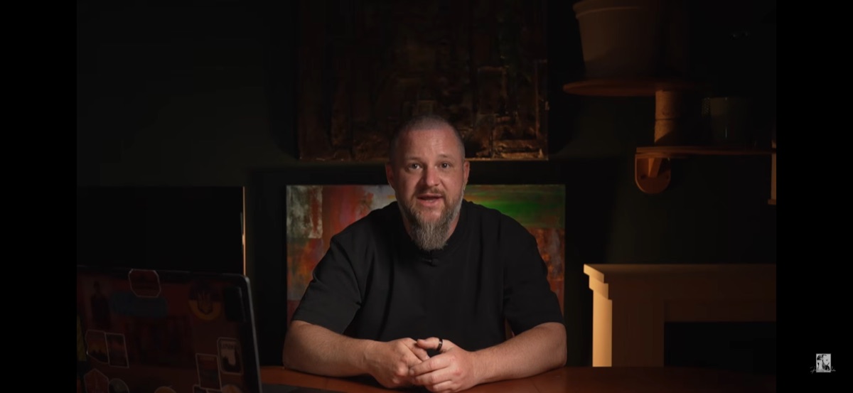 Oleg Pitkovskiy an seinem Schreibtisch im Videostudio